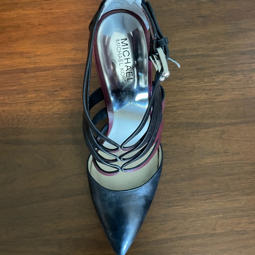 Leather with buckles Micheal Kors heels - Picture 5 of 6
